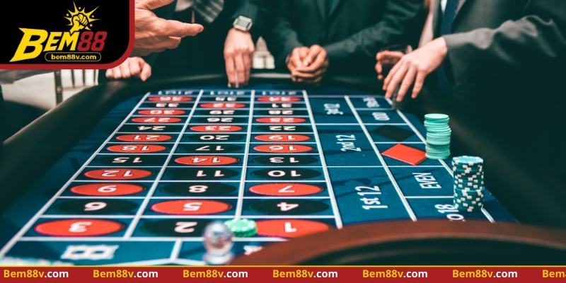 Bàn baccarat hiển thị ba cửa cược cơ bản